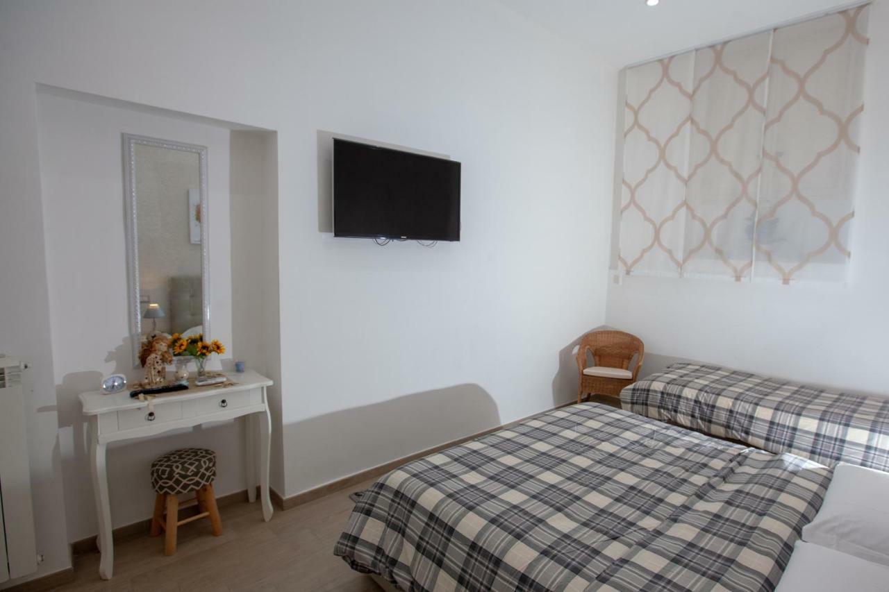 Garibaldi House Apartment Наполи Екстериор снимка